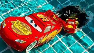 Looking for Disney Pixar Cars On the Rocky Road : Lightning McQueen, Mater, Dinoco McQueen, Mack