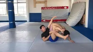 39. Triangle Choke and Omoplata Shoulder Lock from Half Guard Bottom #bjj #jiujitsu