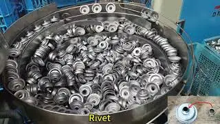 Fireworks cylinder making machine and assembly machine
