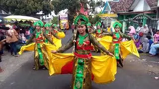 Tari Ronggeng Karnaval .