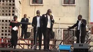 WALONGO WENINA spectacle en plein air Groupe LES SAMUNA