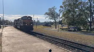 CPKC NB Autorack train runs through DeQuincy, La