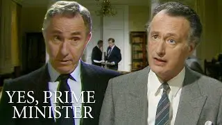 Депутатам повышают зарплату | Да, премьер-министр | BBC Comedy Greats