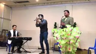 Kaustav Songman ( Singers in Bangalore) : Jamming with a keyboard & saxophone