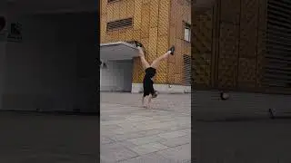 Handstand Heroine &ndash; Effort & Elegance in Action
