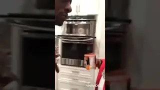Mo3 trying Lil Boosie ramen noodles