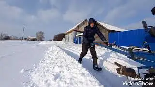 Чищу снег мотоблоком Скаут GS 15DE.