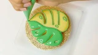 Tropical Cookies - How to decorate a monstera leaf cookie