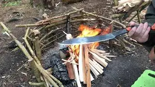Origin jungle parang - Batoning pine logs
