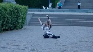 Spontaneous Performance #74: Vake Park Entrance #sitespecific