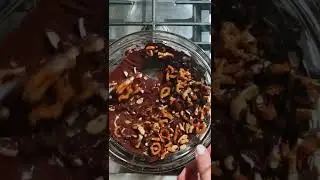 Easy Pretzel Peanut Chocolate Clusters