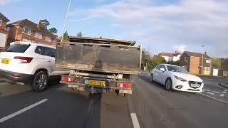 Close pass driver intimidates cyclist - WN56UJS