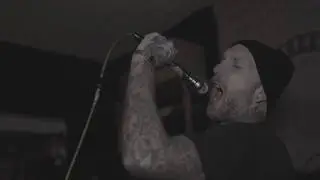 Sniffing Glue - Do It To Me (Official Video)