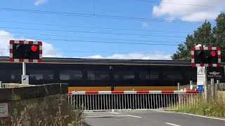 Trains Racing Past | Everton level crossing | Bedfordshire