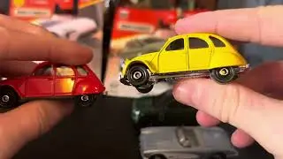 Having a look at Matchbox cars and Hot Wheels car (X1)