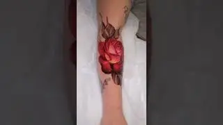 🥀🖤red rose with black leaves 😍🎨Ink @radiantcolorsink Tattoo by  Antonina Malenkaya
