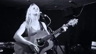 Laura Marling : Surprise live performance (new song) : Wilmington Arms 10 April 2013