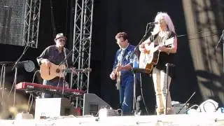 Emmylou Harris - Love And Happiness