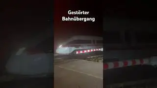 ICE T sichert gest&ouml;rten Bahn&uuml;bergang - ICE T als Leerzug (Lz) zum ICE Werk in Cottbus #gro&szlig;k&ouml;ris