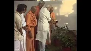 PM Modi pays respects to Narayana Guru at Sivagiri Mutt, Varkala in Kerala