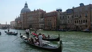Laisse les gondoles &agrave; Venise
