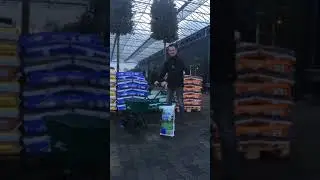Gratis meststofstrooier bij 3 pallets meststoffen