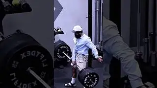 Anatoly lift the bar one hand 😳 #anatoly #anatolyprank #anatolygym #gym #prank #fitness #shorts