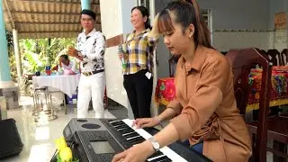 Chị Khách Lên Hát Còn Mắc Cỡ Nên Đeo Khẩu Trang. MC Nói 1 Câu Chị Tự Tin Tháo Khẩu Trang Hát Ngay ^^