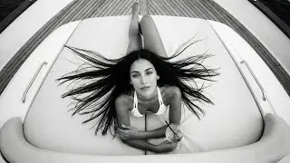 Deep House Drift &mdash; Spanish guitar that lets you sink into focus