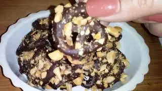 Easy Chocolate Dipped Mini Pretzel Ice Cream Sundae Recipe!!!