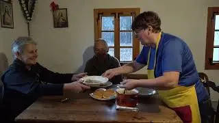 Juha iz parkljev in domači krapi (Zima na Grilovi domačiji)