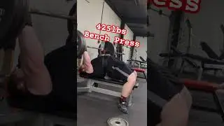 425LBS BENCH PRESS POWERLIFTING TRAINING Bodybuilding Strongman Exercise Gym Motivation
