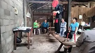 Ua neeb fab laj tab tom ua qhua txhij tsab yeeb tsaw tshuaj