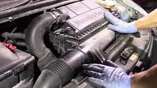 Mercedes vito service Engine Oil   , Oil Filter and Air filter Change(奔弛VITO发动机保养机油及空气过滤器更换)