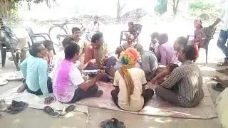 Upkar शुक्ल ग्राम डीह जनपद उन्नाव में  फाग का आनंद लेते हुए