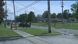 Car crashes into utility pole in Boardman