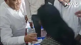 Video: Karnataka Minister Slaps Woman, She Touches His Feet For Blessings