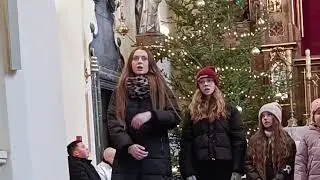 Przybieżeli do Betlejem - wsp&oacute;lne kolędowanie w Starym Korczynie 