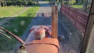 Transport słomy na kurnik. Zetor Super 50 a także Zetor 5211.