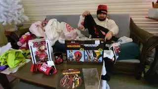 DEADPOOL FANS - UNBOXING MY DEADPOOL HAUL - T-SHIRT COLLECTIBLES MUGS BEANIE POSTERS SOCKS PUZZLES
