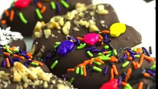 Halloween Party Recipes: Spooky Chocolate Covered Bananas