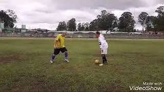 JORGE BRASIL EM MAIS UM JOGO DE FUTEBOL.