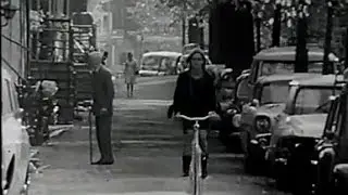 1966: Het Witte Fietsenplan in het verkeer in Amsterdam - oude filmbeelden