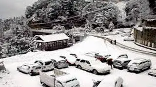 J&K: Snowfall mayhem in Kashmir; 8 tourists stranded in Anantnag, rescue operations underway