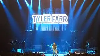 Tyler Farr - Redneck Crazy - Live