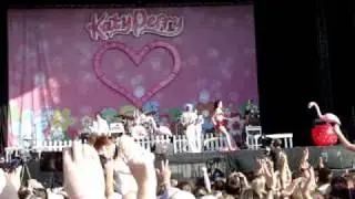 Katy Perry (LIVE)- Hot N Cold @ V Festival 2009 Stafford