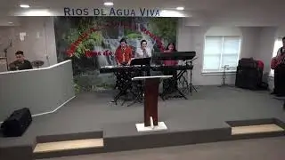 Dios se manifiesta en la alabanza