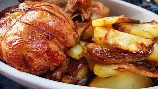 Petto di pollo ripieno, cosce, ali e patate in friggitrice ad aria