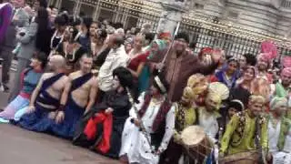 famous rani jago gidha group and gabhru panjab de at buccingham palace on baton raley1