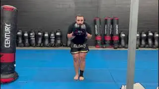 Muay Thai - patada de giro con salto